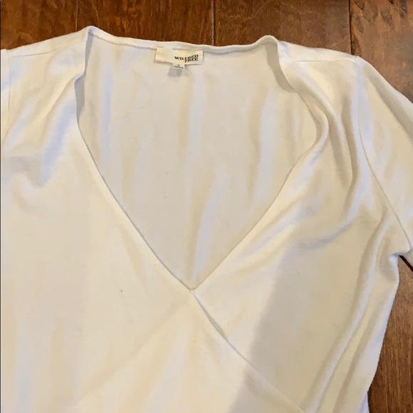 Cute v-neck sweater. - Picture 3 of 4